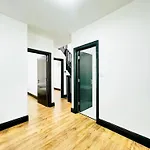 Apartment In East Ham, London